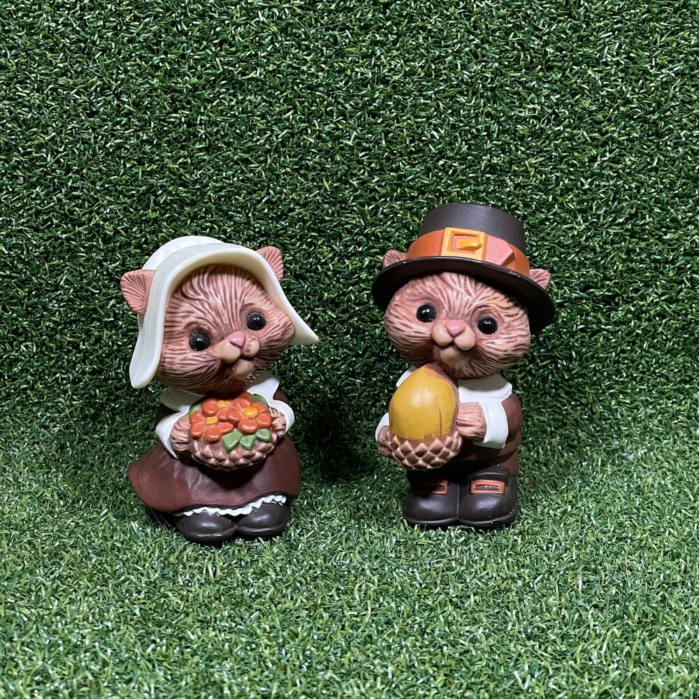 Vintage Hallmark Pilgrim Squirrel Salt Pepper Shakers Thanksgiving Fall
